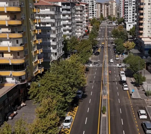 Gaziantep Büyükşehir Belediyesi, 2025 asfalt sezonunda 300 kilometrelik yol hedefinin