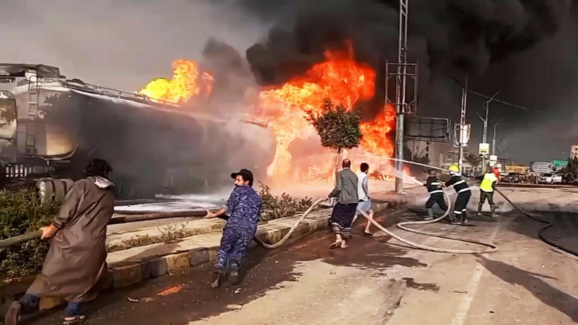 Hamas, İsrail’in Sana’ya düzenlediği hava saldırılarının uluslararası hukuku ihlal ettiğini