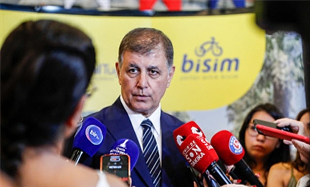 Basın mensuplarının kent gündemine ilişkin sorularını yanıtlayan İzmir Büyükşehir Belediye