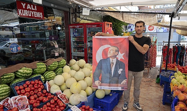 Konak Belediyesi’nin 30 Ağustos Zafer Bayramı dolayısıyla ilçenin dört bir