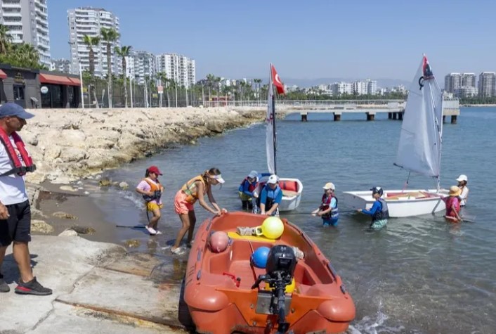 Mersin Büyükşehir Belediyesi Gençlik ve Spor Hizmetleri Dairesi Başkanlığı’na bağlı