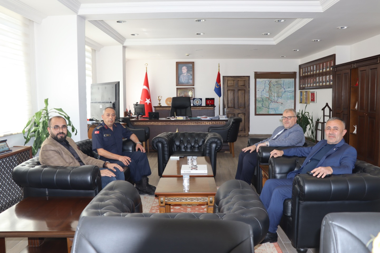 milletvekili-eldemir-bilecik-il-jandarma-komutani-vanliya-anlamli-ziyaret