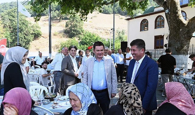 Mürseller Mahallesi sakinleriyle bir araya gelen Osmangazi Belediye Başkanı Erkan
