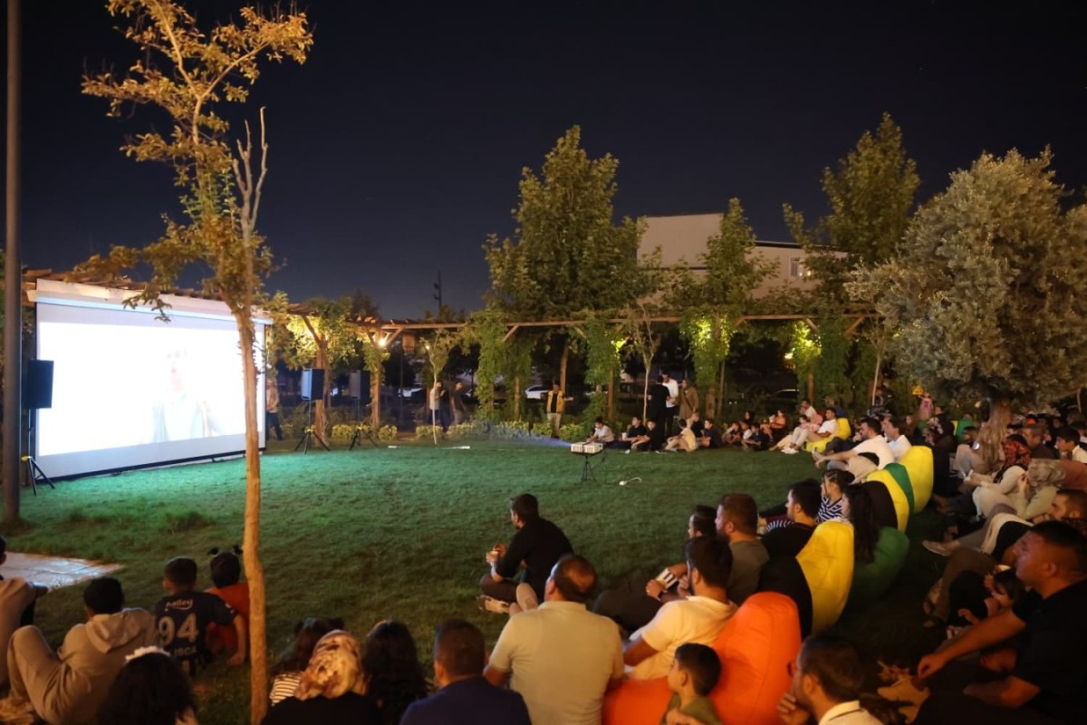 Şanlıurfa Büyükşehir Belediyesi tarafından düzenlenen Açık Hava Sinema Günleri etkinliği