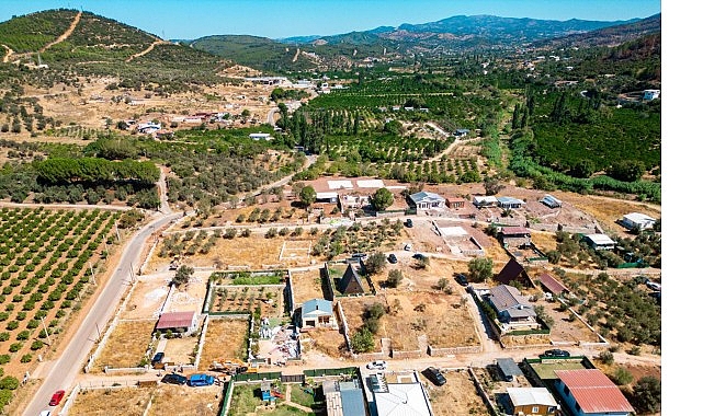 Seferihisar Belediyesi, tarım arazilerinde izinsiz şekilde yapılan hobi bahçelerine karşı