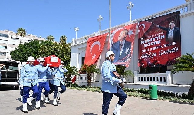 Antalya’da 1973–1980 yılları arasında Antalya Belediye Başkanlığı yapan ve 84