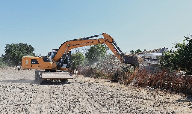  Osmangazi Belediyesi, ilçeyi kaçak yapılardan temizlemek için yıkım çalışmalarına hız
