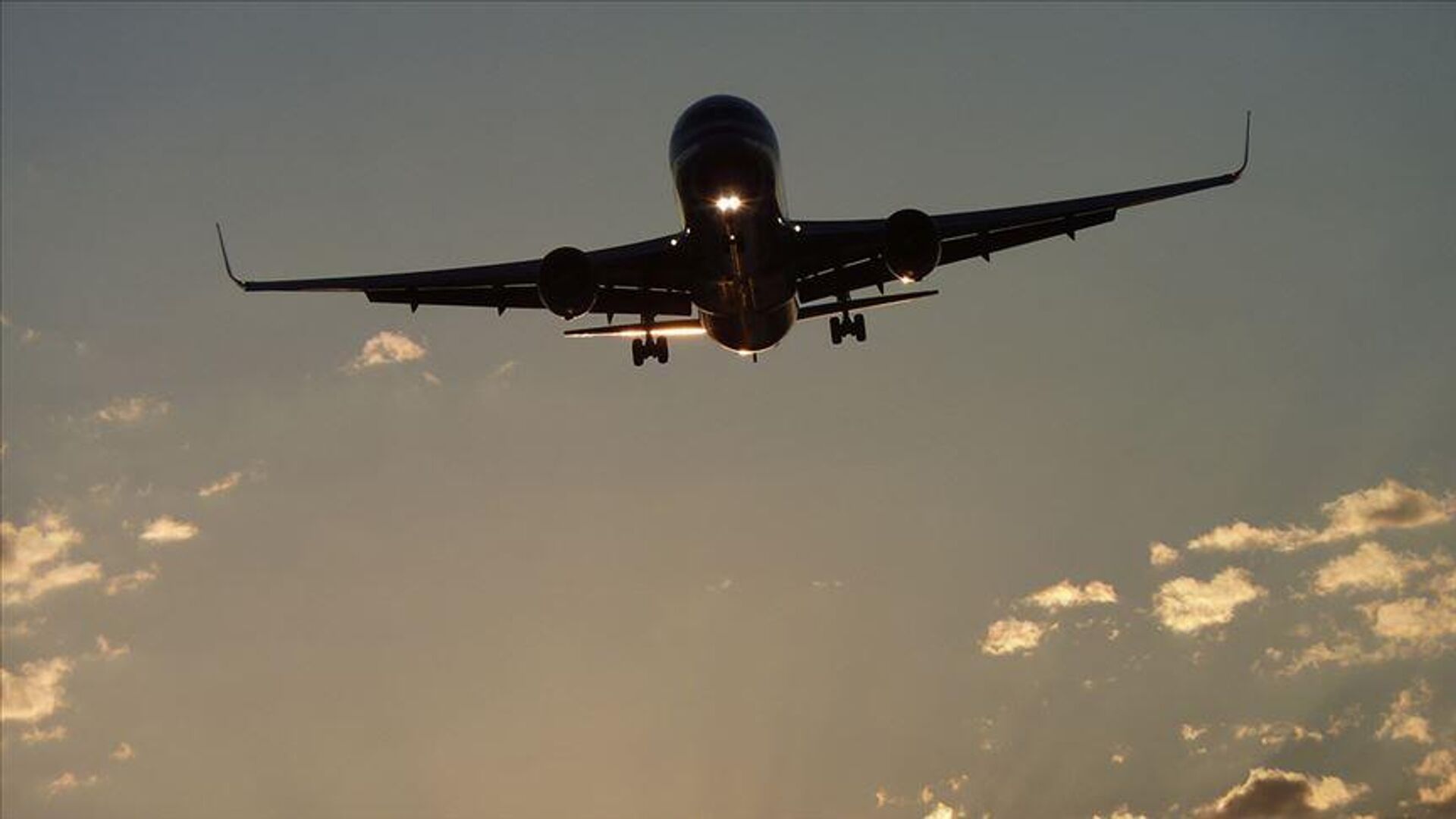 Ulaştırma ve Altyapı Bakanlığı,  saat 19.49'da Flynas hava yolu