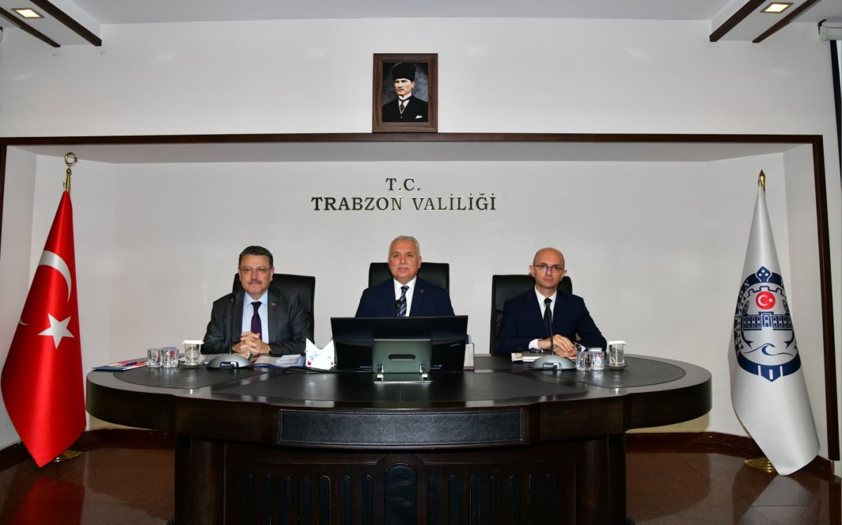 Trabzon Büyükşehir Belediye Başkanı Ahmet Metin Genç, Trabzon Valisi Aziz