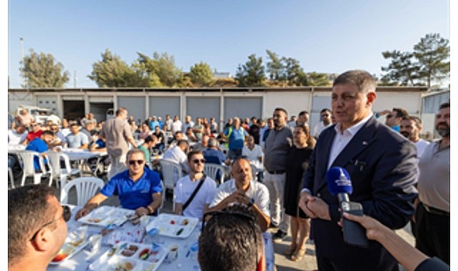 İzmir Büyükşehir Belediye Başkanı Dr. Cemil Tugay, cuma günü sabahın
