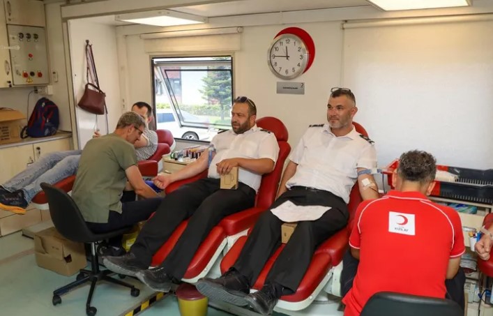 Ulaşımpark’ın gönüllü 101 personeli kan bağışında bulunarak acil ihtiyaç sahiplerine
