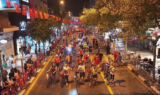 30 Ağustos Zafer Bayramı dolayısıyla Manisa Büyükşehir Belediyesi tarafından düzenlenen