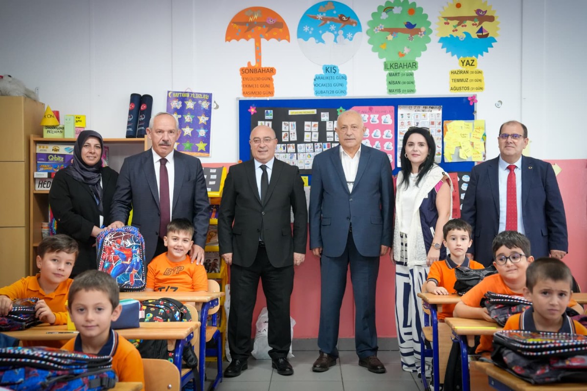 Büyükşehir Belediyesi, yeni eğitim-öğretim yılının başlamasıyla birlikte 18 ilçede 4