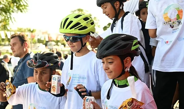 Avrupa Hareketlilik Haftası etkinlikleri kapsamında Akhisarlılar sağlıklı yaşam için pedal