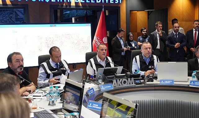 İBB, okulların açıldığı ilk günü için aldığı önlemler sonuç verdi.