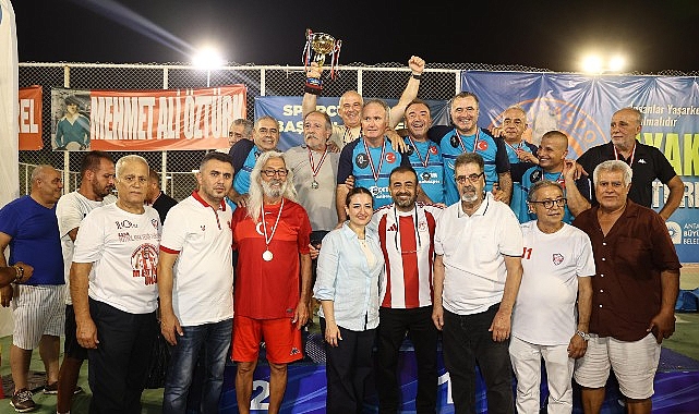 Antalya Büyükşehir Belediyesi ve Antalyaspor Dostları Derneği işbirliğiyle, Antalyaspor efsaneleri