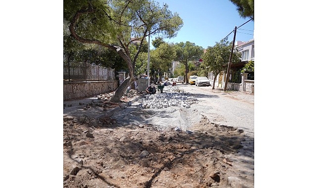 Ayvalık Belediyesi Fen İşleri Müdürlüğü ekipleri, 150 Evler Mahallesi’nde doğalgaz