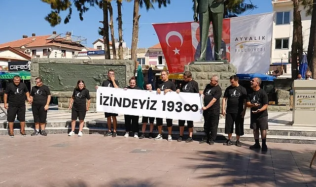 Cumhuriyet Meydanı’nda düzenlenen törende; Ayvalık Kaymakamı Hasan Yaman, Ayvalık Belediyesi