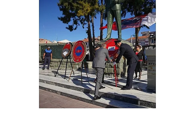 19 Eylül Gaziler Günü, Ayvalık’ta Cumhuriyet Meydanı’nda düzenlenen törenle kutlandı.