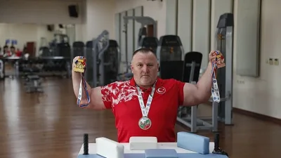 Bağcılar Belediyesi Engelliler Spor Kulübü sporcuları Akın Demir ile Erkan