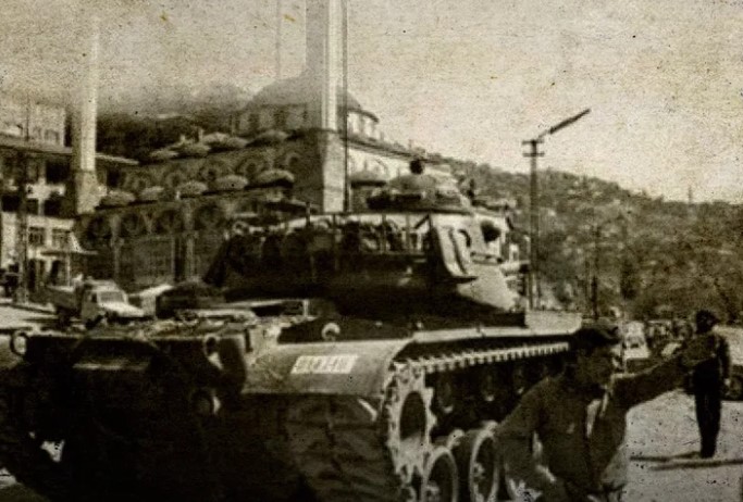 Adalet Bakanı Yılmaz Tunç, sosyal medya hesabından 12 Eylül 1980