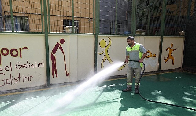 Bakırköy Belediyesi, öğrencilerin temiz ve hijyenik bir alanda eğitim alabilmeleri