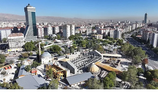 Konya Büyükşehir Belediye Başkanı Uğur İbrahim Altay, eski belediye binasının