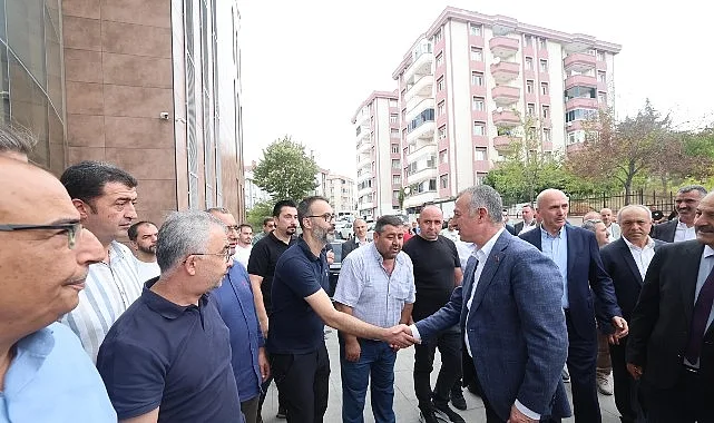 Kocaeli Büyükşehir Belediye Başkanı Doç.Dr. Tahir Büyükakın, Gebze Şoförler ve