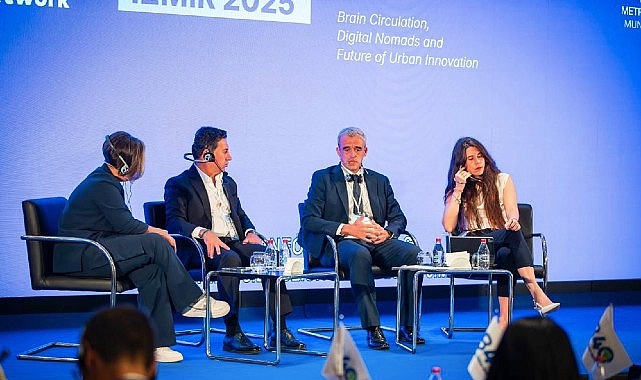 İzmir Büyükşehir Belediye Başkanı Dr. Cemil Tugay’ın ev sahipliğinde düzenlenen B40