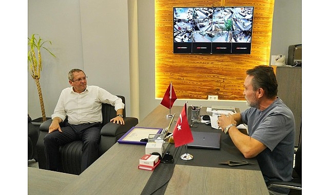 Ayvalık Belediye Başkanı Mesut Ergin, Altınova’da vatandaşlarla buluşarak talep ve