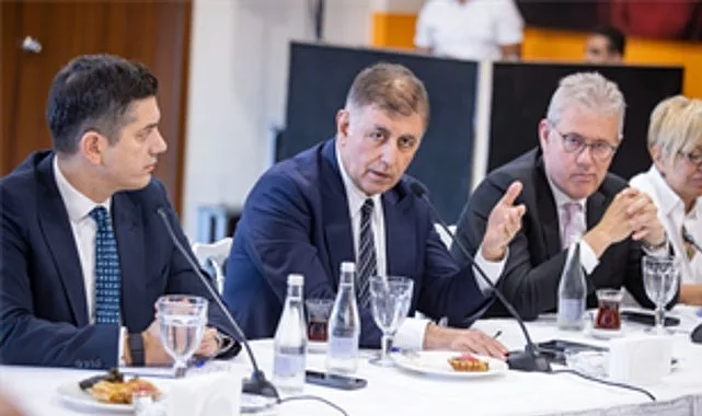 İzmir Büyükşehir Belediye Başkanı Dr. Cemil Tugay İzmir Ekonomik Kalkınma
