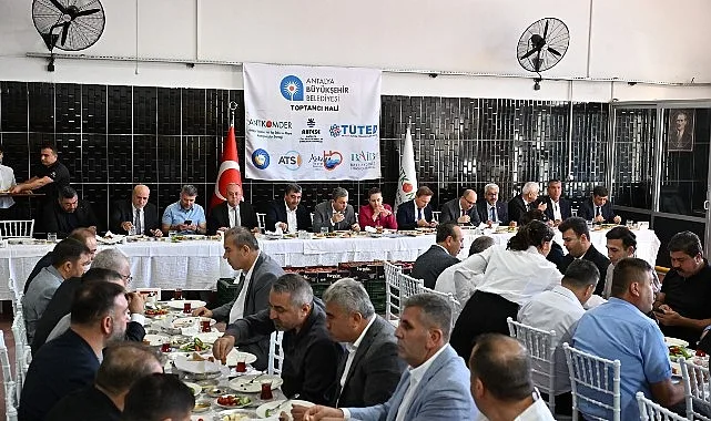 Antalya Büyükşehir Belediyesi Başkan Vekili Büşra Özdemir, Antalya Toptancı Hal’inde