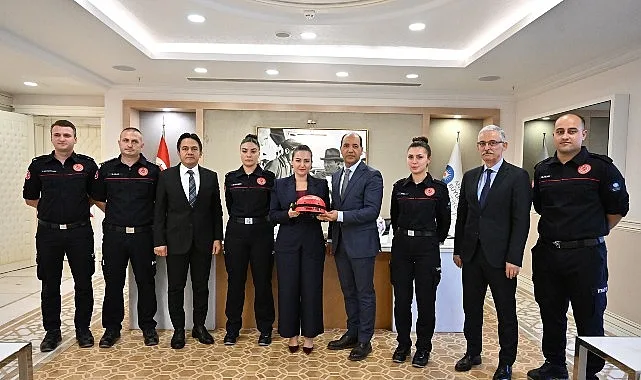 Antalya Büyükşehir Belediyesi Başkan Vekili Büşra Özdemir, İtfaiye Haftası’nı kutladı.