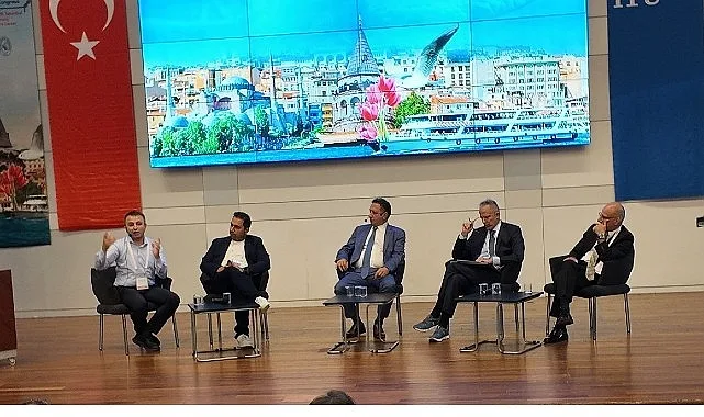 İstanbul Teknik Üniversitesi’nde düzenlenen Uluslararası Proteomik Kongresi, biyoteknoloji alanında bilim insanları,