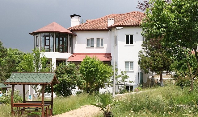 Kocaeli Büyükşehir Belediyesi, bağımlılıkla mücadele kapsamında açtığı merkezlerde 7/24 yatılı