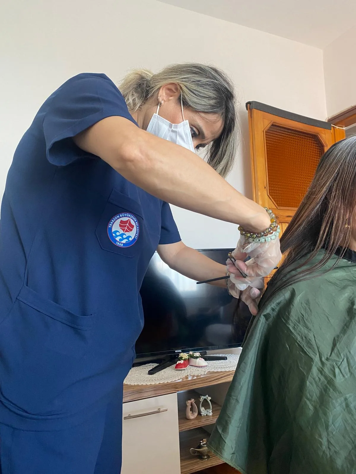 Trabzon Büyükşehir Belediyesi, vatandaşların yaşamını kolaylaştırmaya devam ediyor. “Evde Bakım