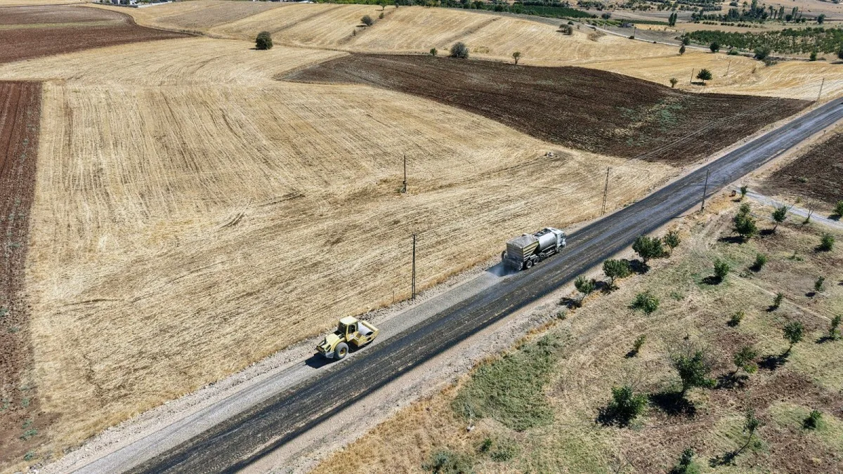 Büyükşehir Belediyesi, Elbistan’ın kırsal mahallelerinden Gümüşdöven’i Ekinözü-Nurhak’a bağlayan yaklaşık 6