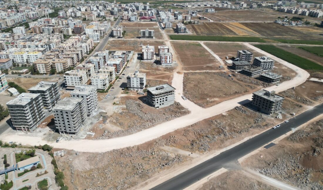 Şanlıurfa Büyükşehir Belediyesi, kent genelindeki ulaşım yatırımlarını aralıksız sürdürüyor. Viranşehir