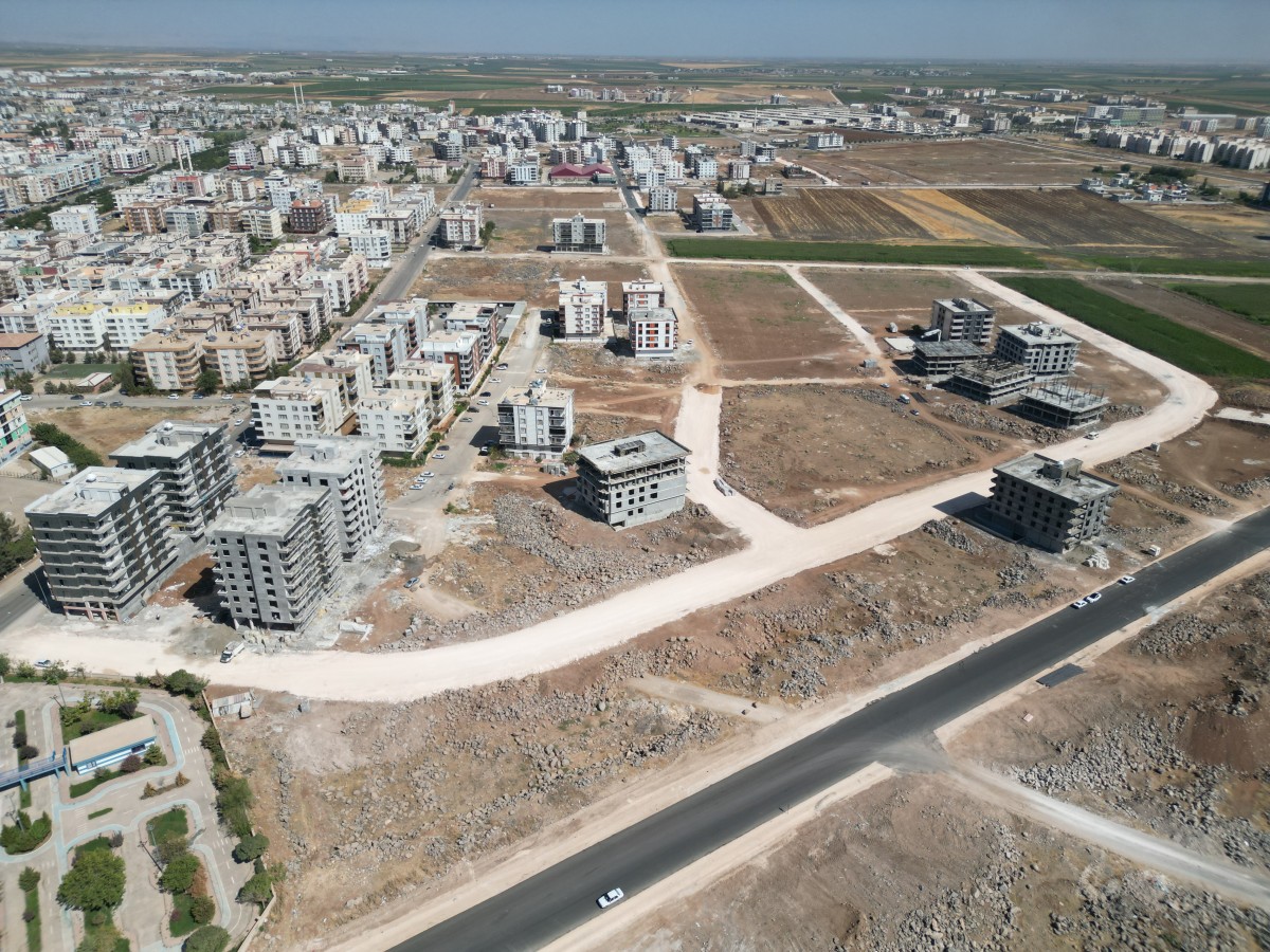 Şanlıurfa Büyükşehir Belediyesi, kent genelindeki ulaşım yatırımlarını aralıksız sürdürüyor. Viranşehir