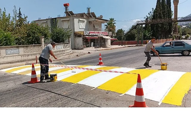 Büyükşehir Belediyesi, Antalya’nın kırsal bölgelerinde asfalt çalışmalarını tüm hızıyla sürdürüyor.