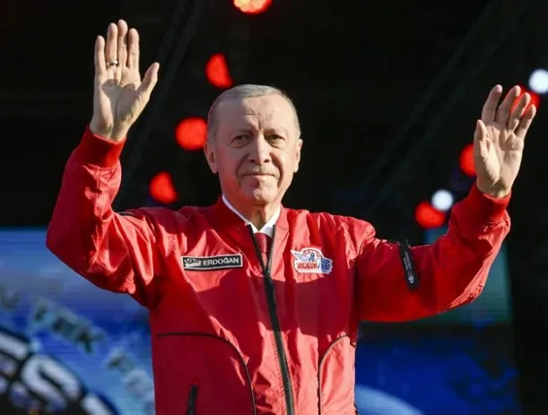 Cumhurbaşkanı Recep Tayyip Erdoğan, sosyal medya hesabından yaptığı açıklamada, 19