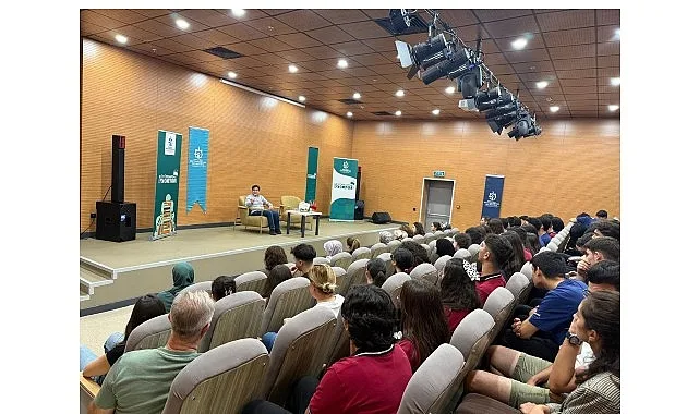 Kocaeli Büyükşehir Belediyesi’nin 15. Kocaeli Kitap Fuarı öncesinde düzenlediği kütüphane