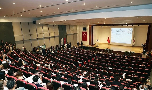 Dokuz Eylül Üniversitesi (DEÜ) Tıp Fakültesi, 2025-2026 Akademik Yılı açılışı ve Beyaz