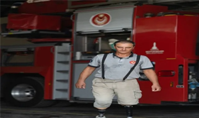 İzmir Büyükşehir Belediyesi İtfaiye Dairesi Başkanlığı bünyesinde görevli Mümtaz Zarplı,