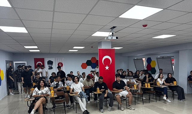 Keçiören Belediyesi, gençlerin teknoloji ve dijital kültüre olan ilgisini desteklemek