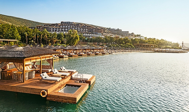 Eylül’ün ılık yaz esintileriyle birlikte Bodrum akşamları altın tonlarında bir