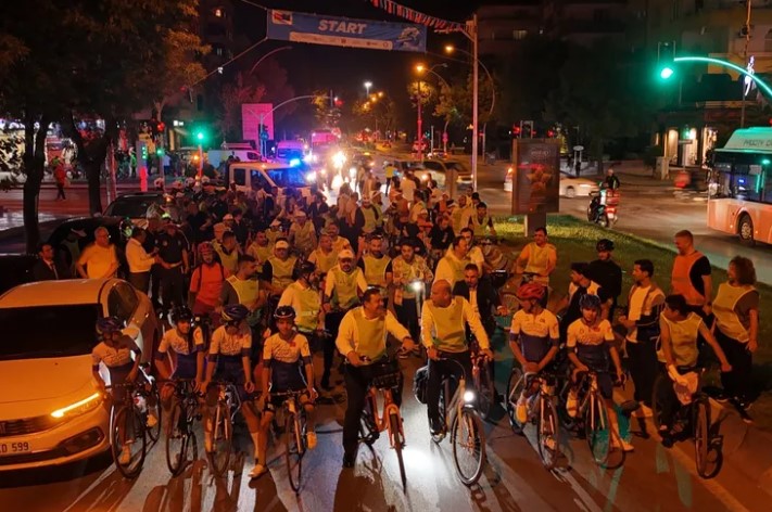 Gaziantep Büyükşehir Belediyesi, Avrupa Hareketlilik Haftası kapsamında düzenlenen “Arabasız Gün”