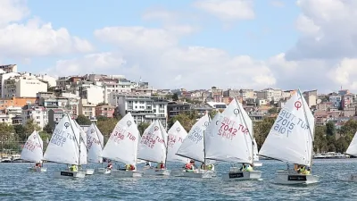 İBB’nin yelken sporunu sevdirmek ve genç yetenekleri teşvik etmek amacıyla