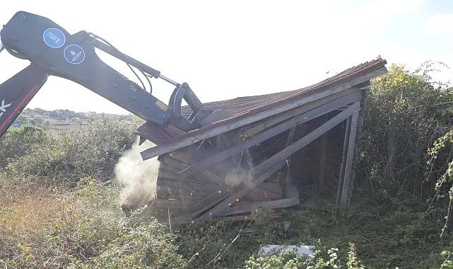 İstanbul'un su havzalarındaki kaçak yapılaşmaya karşı İSKİ’nin etkili mücadelesi sürüyor.