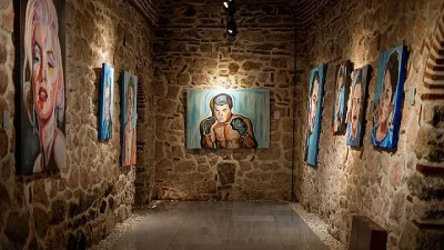 Sanatçı Ayşe Betil, üçüncü kişisel sergisi “İz ile Düş Arasında